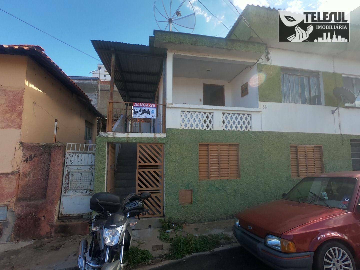 Casa para alugar com 2 quartos, 82m² - Foto 1