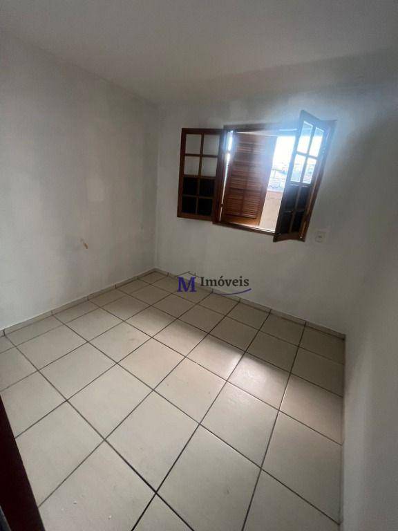 Casa para alugar com 2 quartos, 60m² - Foto 4