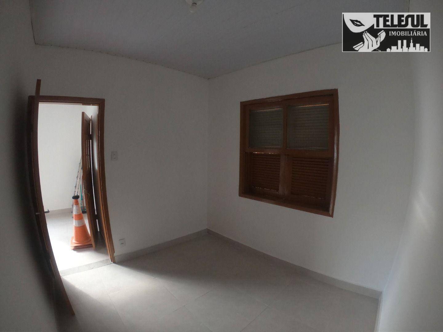 Casa à venda com 4 quartos, 115m² - Foto 4