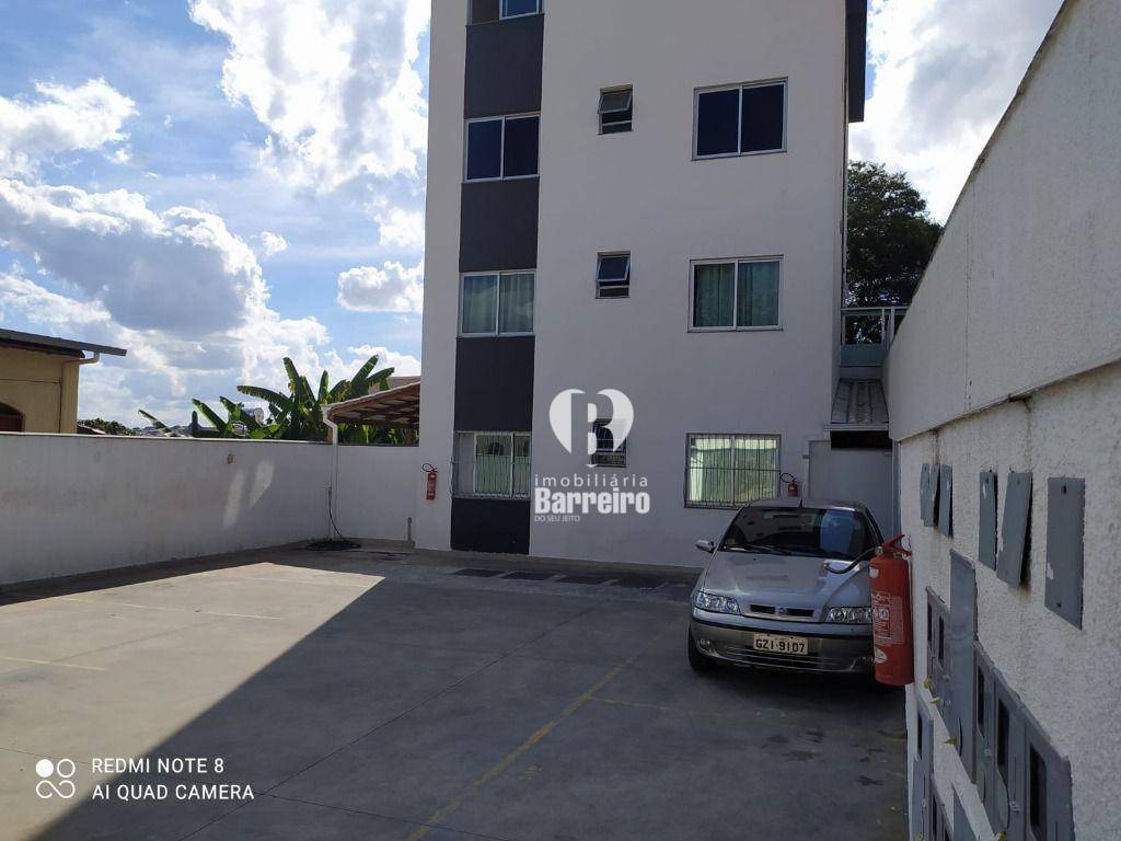 Apartamento à venda com 2 quartos, 82m² - Foto 2