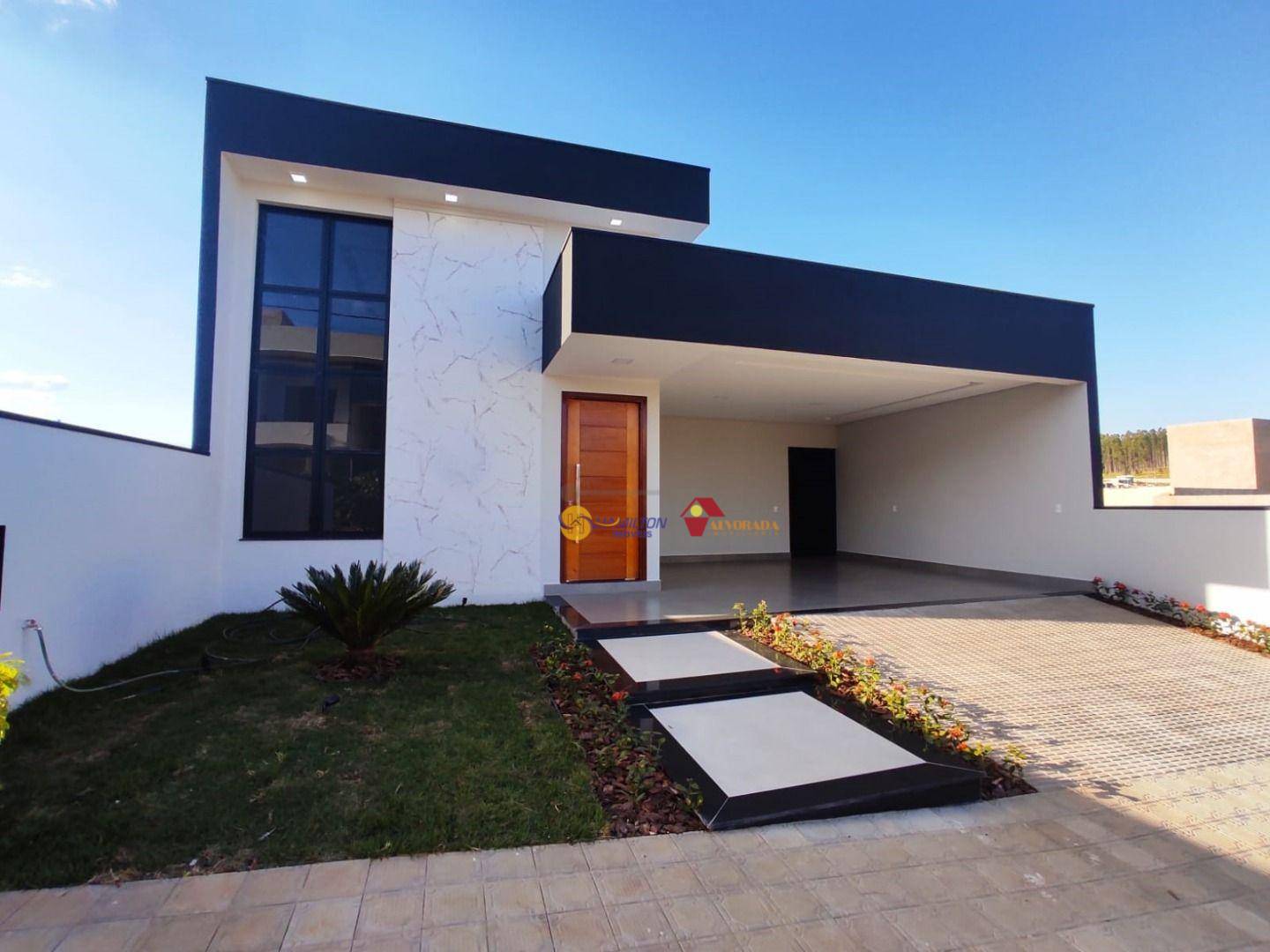 Casa à venda com 3 quartos, 302m² - Foto 1