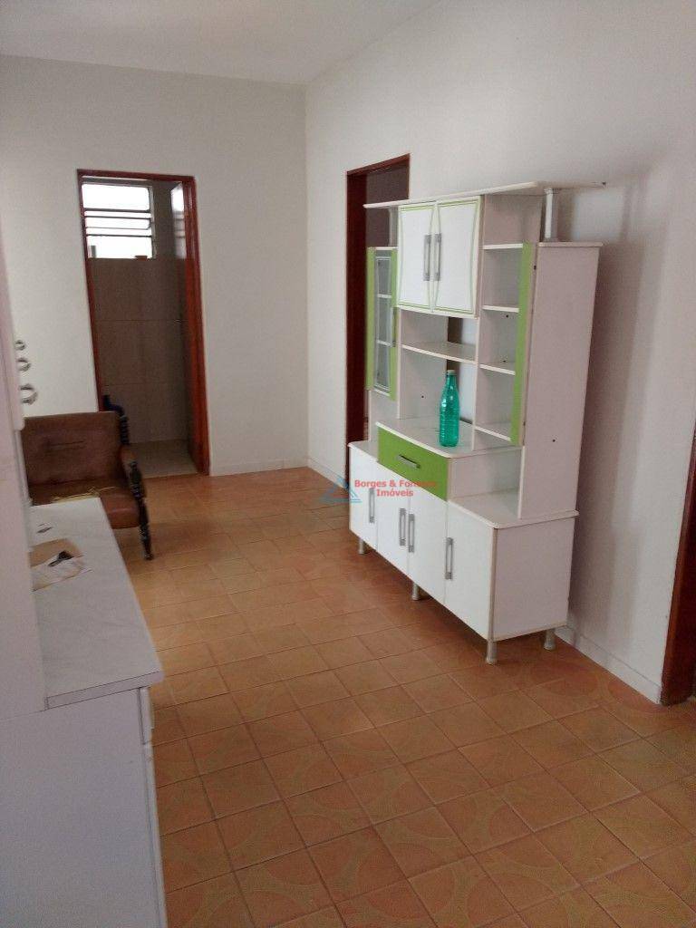 Casa à venda com 5 quartos, 225m² - Foto 6