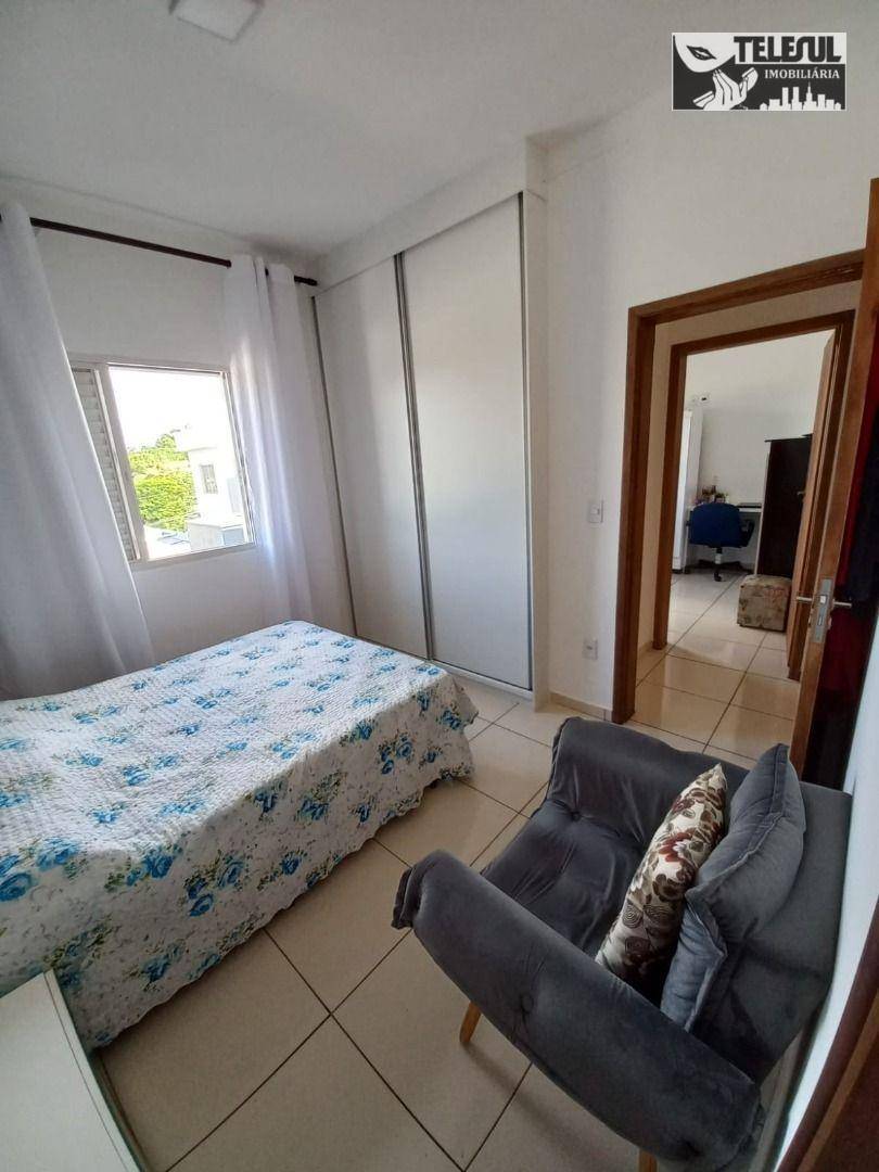 Casa à venda com 3 quartos, 200m² - Foto 4