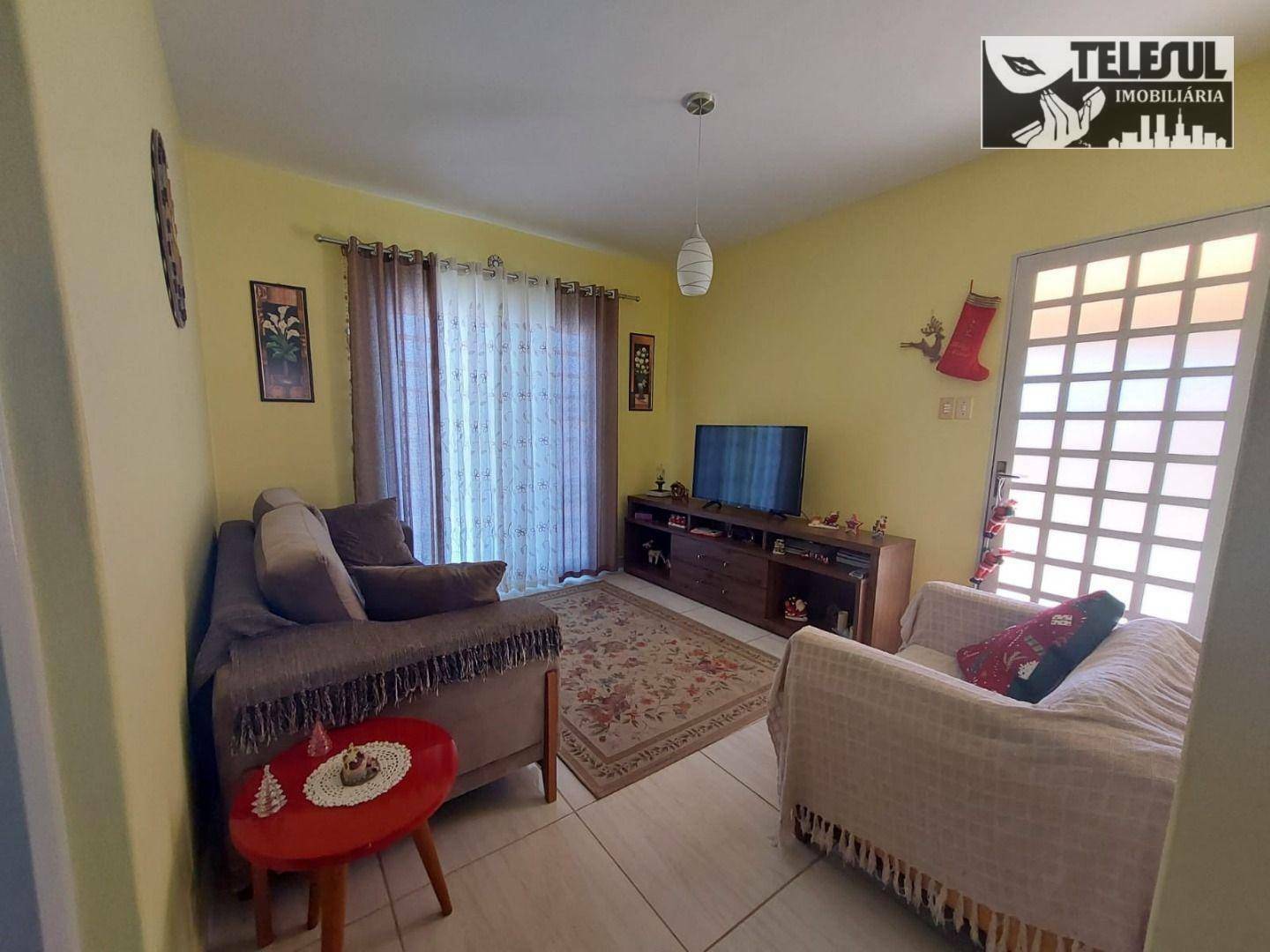 Casa à venda com 2 quartos, 250m² - Foto 1