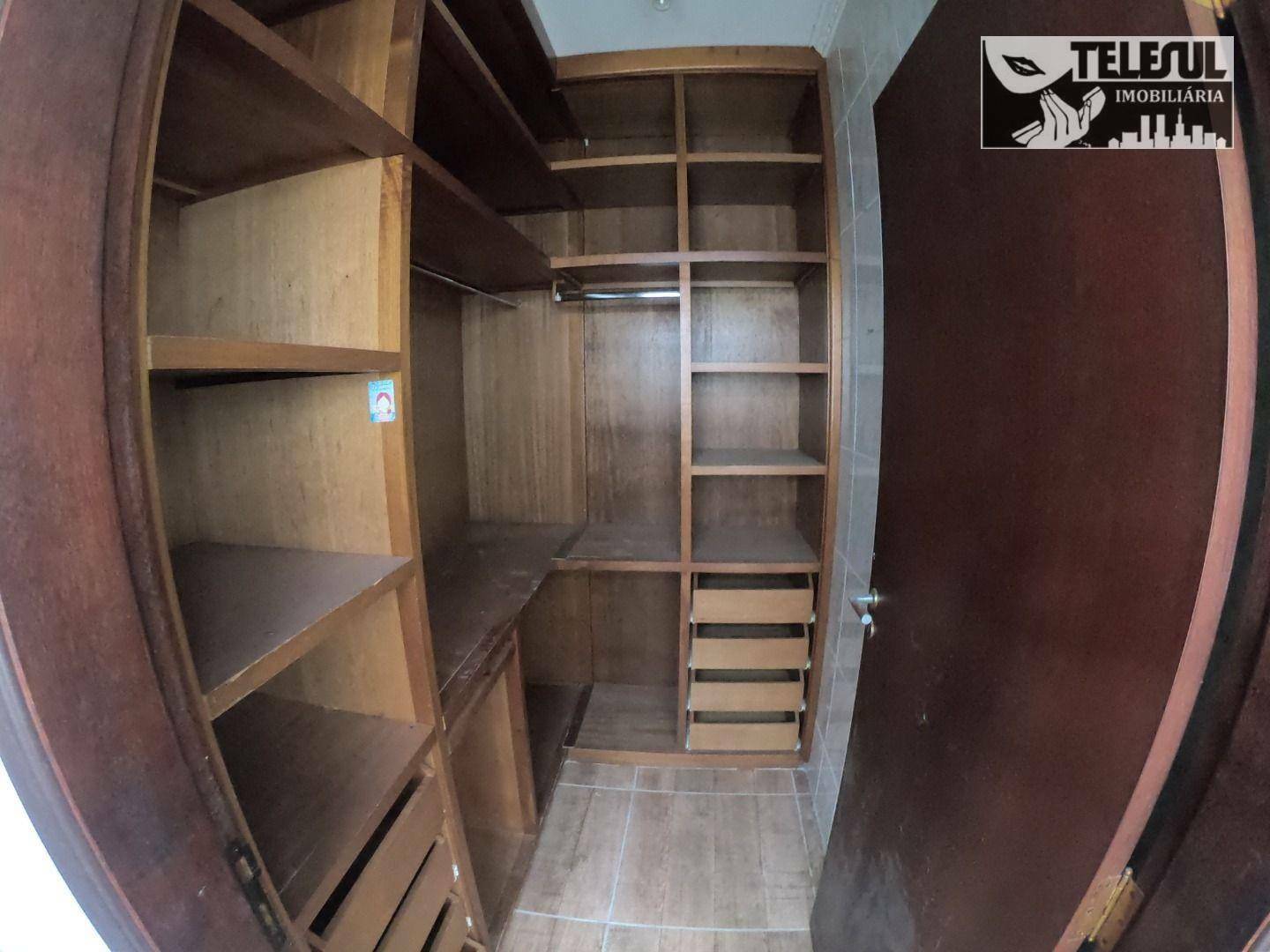 Casa à venda com 3 quartos, 220m² - Foto 3