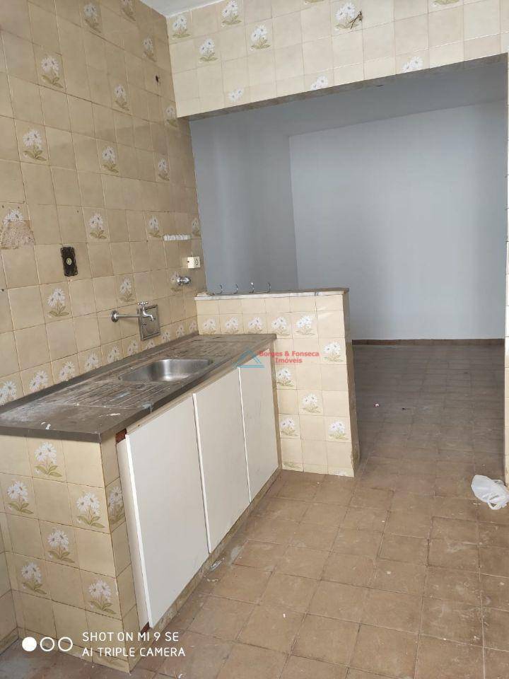 Casa à venda com 3 quartos, 228m² - Foto 8