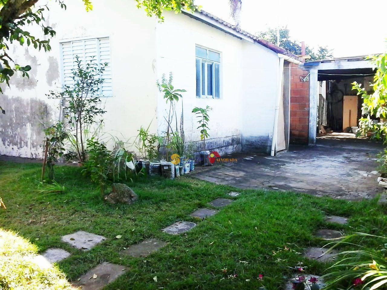 Casa à venda com 2 quartos, 240m² - Foto 1