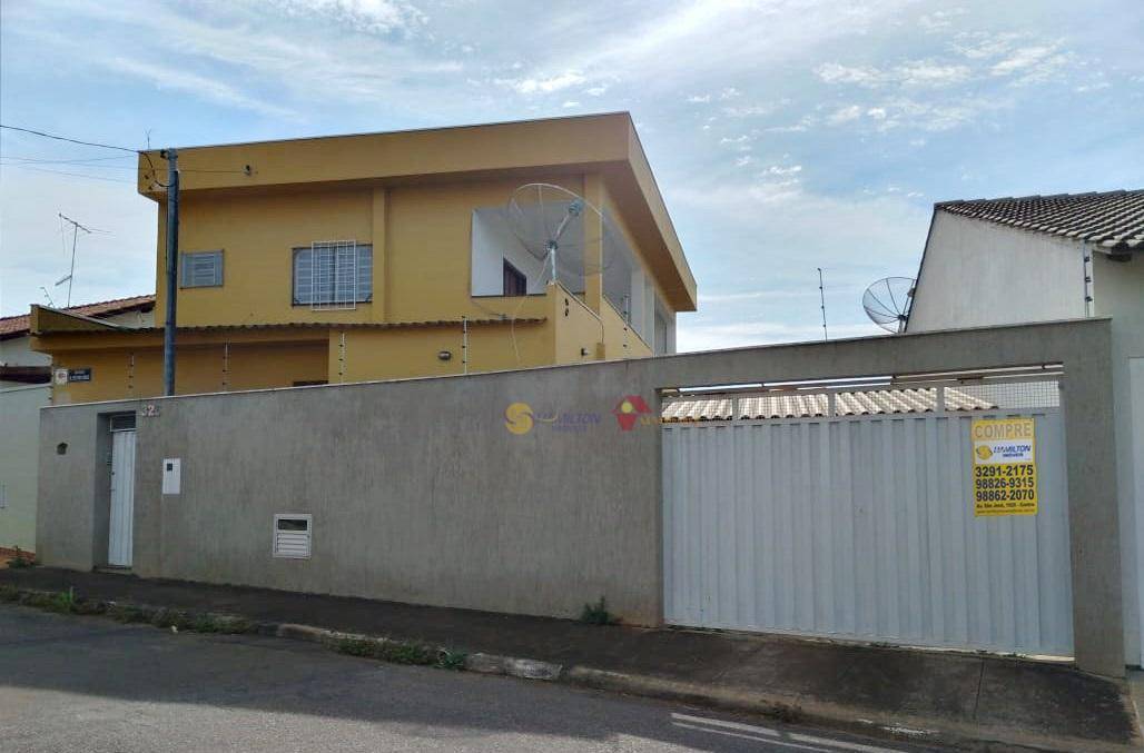 Casa à venda com 3 quartos, 542m² - Foto 1