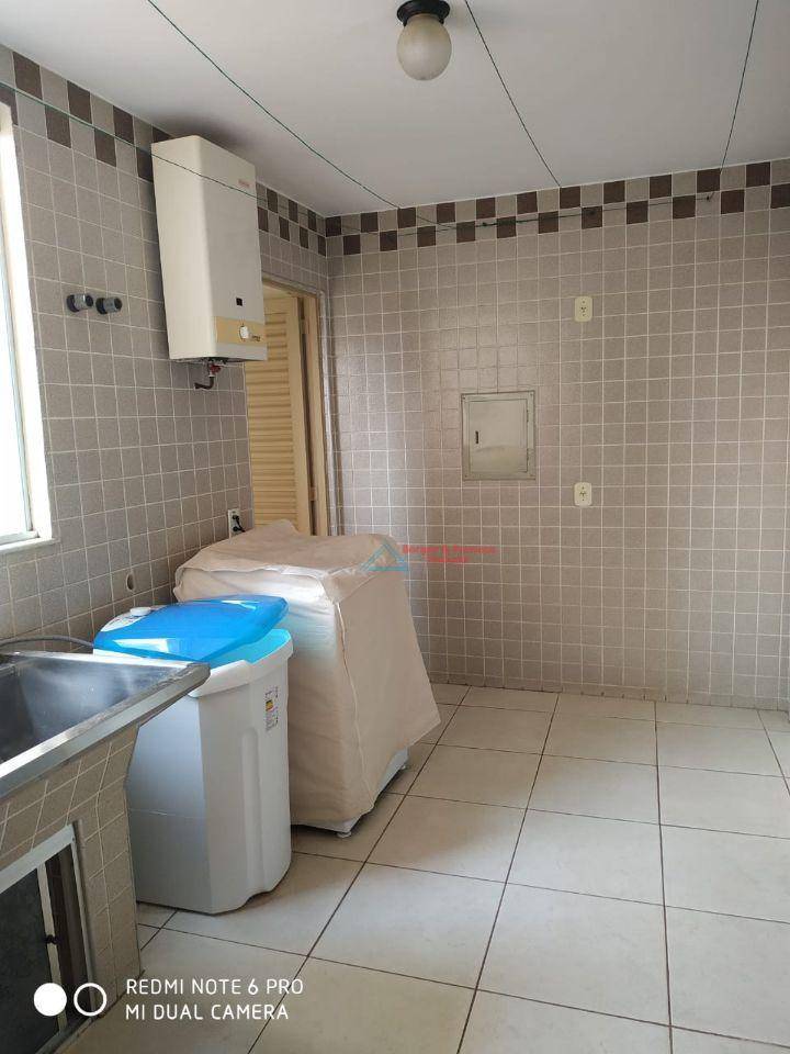 Apartamento à venda com 3 quartos, 212m² - Foto 12