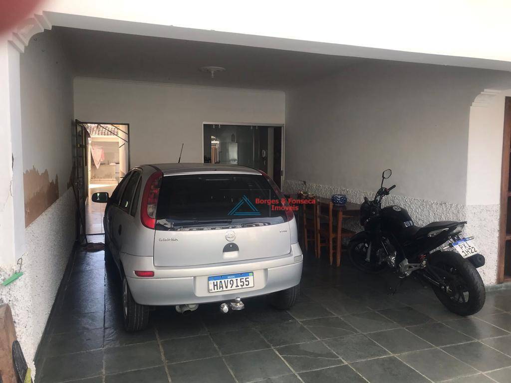 Casa à venda com 3 quartos, 225m² - Foto 3