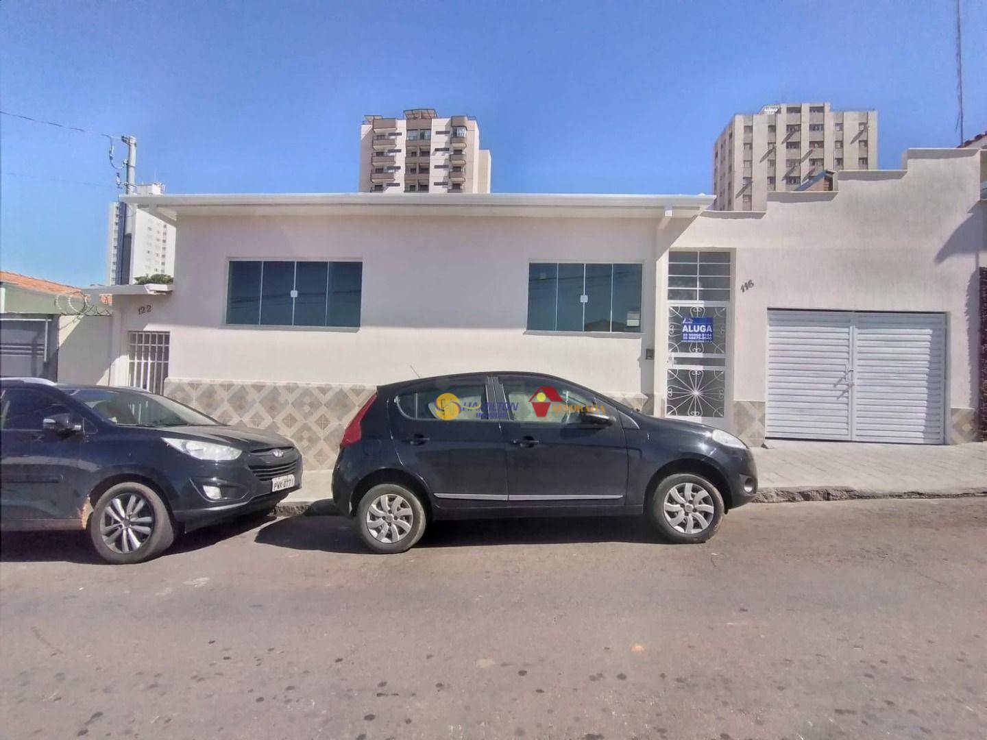 Casa para alugar com 3 quartos, 72m² - Foto 1