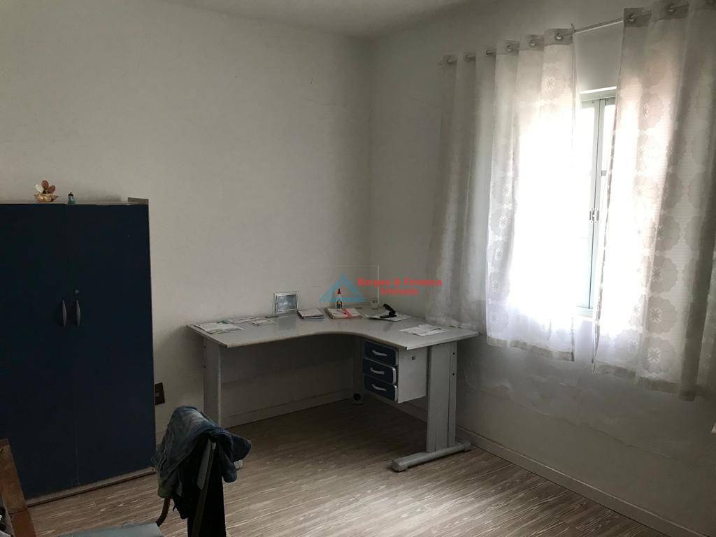 Casa à venda com 4 quartos, 250m² - Foto 12