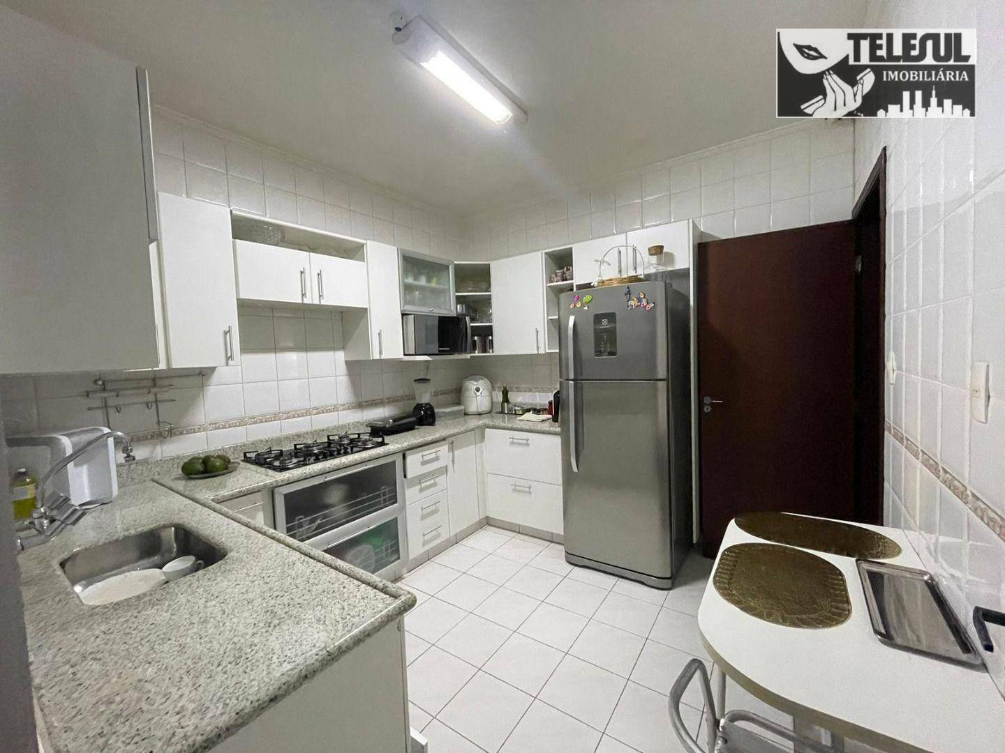 Apartamento à venda com 3 quartos, 116m² - Foto 4