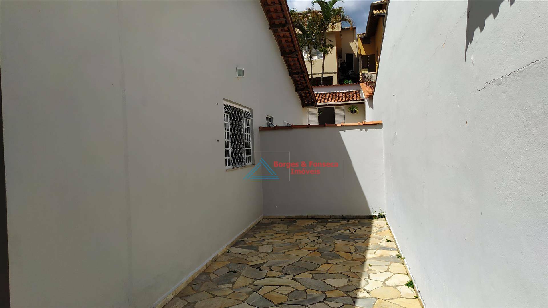 Casa à venda com 3 quartos, 300m² - Foto 5