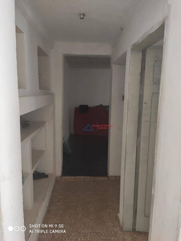 Casa à venda com 4 quartos, 240m² - Foto 10