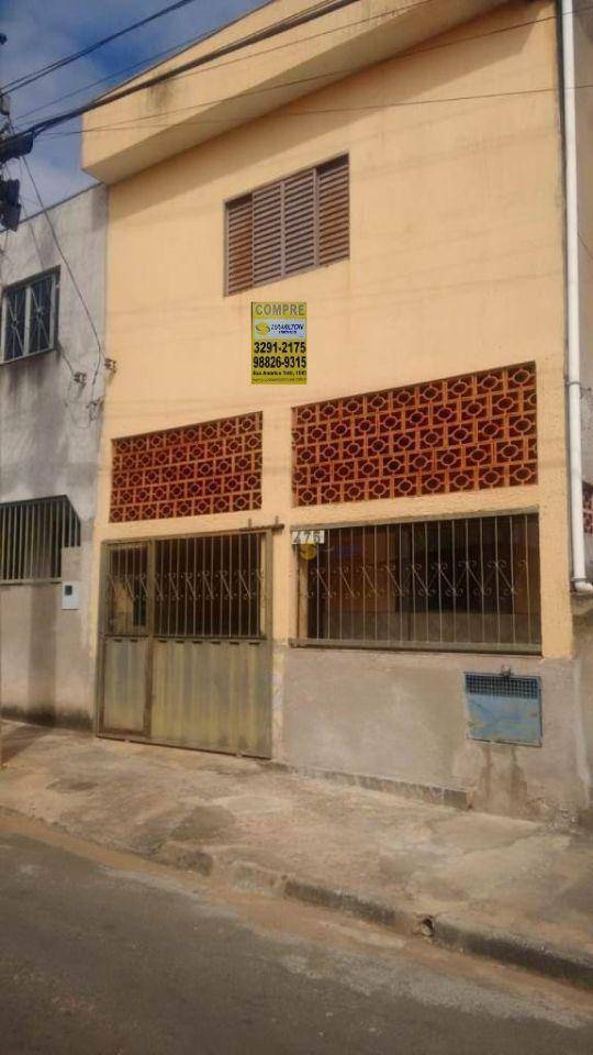 Casa à venda com 4 quartos, 100m² - Foto 1