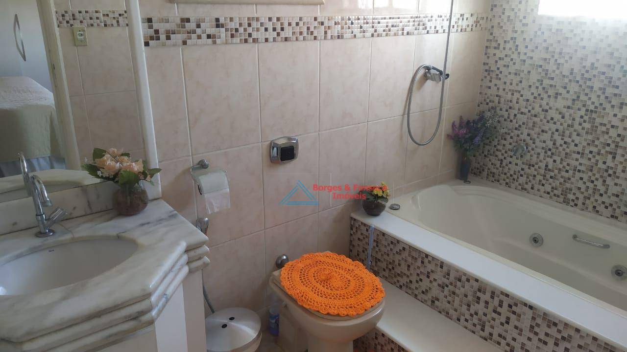 Casa à venda com 3 quartos, 300m² - Foto 14