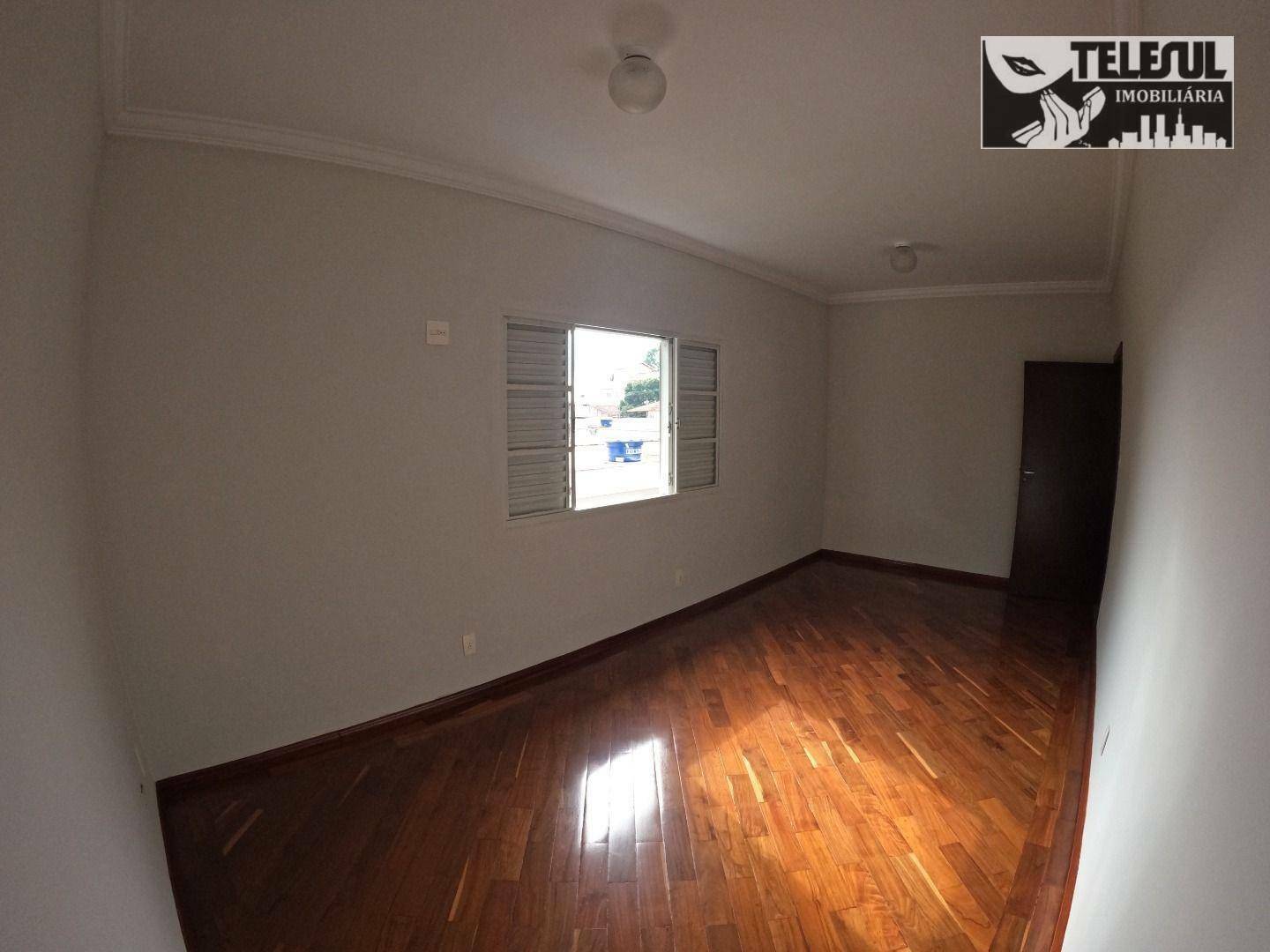 Casa à venda com 9 quartos, 750m² - Foto 13