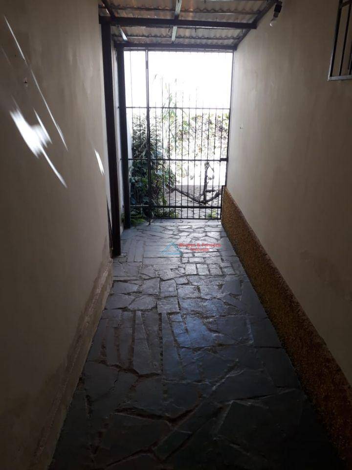 Casa à venda com 3 quartos, 250m² - Foto 11