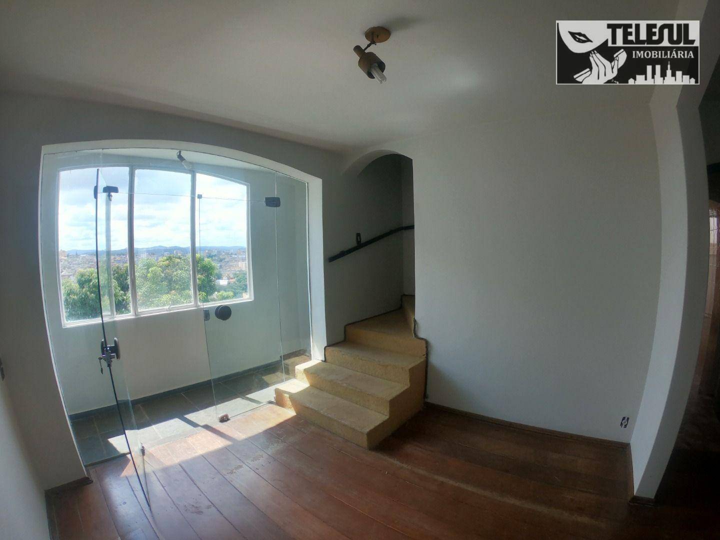 Casa à venda com 5 quartos, 303m² - Foto 5