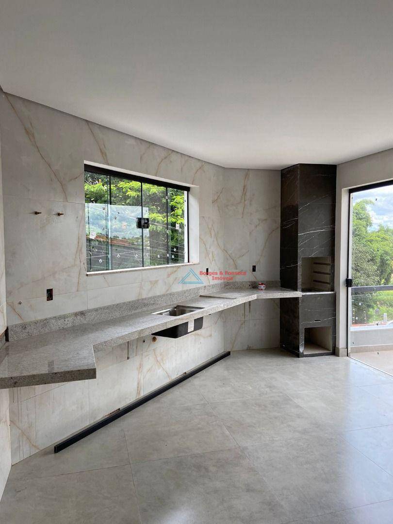 Casa à venda com 3 quartos, 235m² - Foto 9