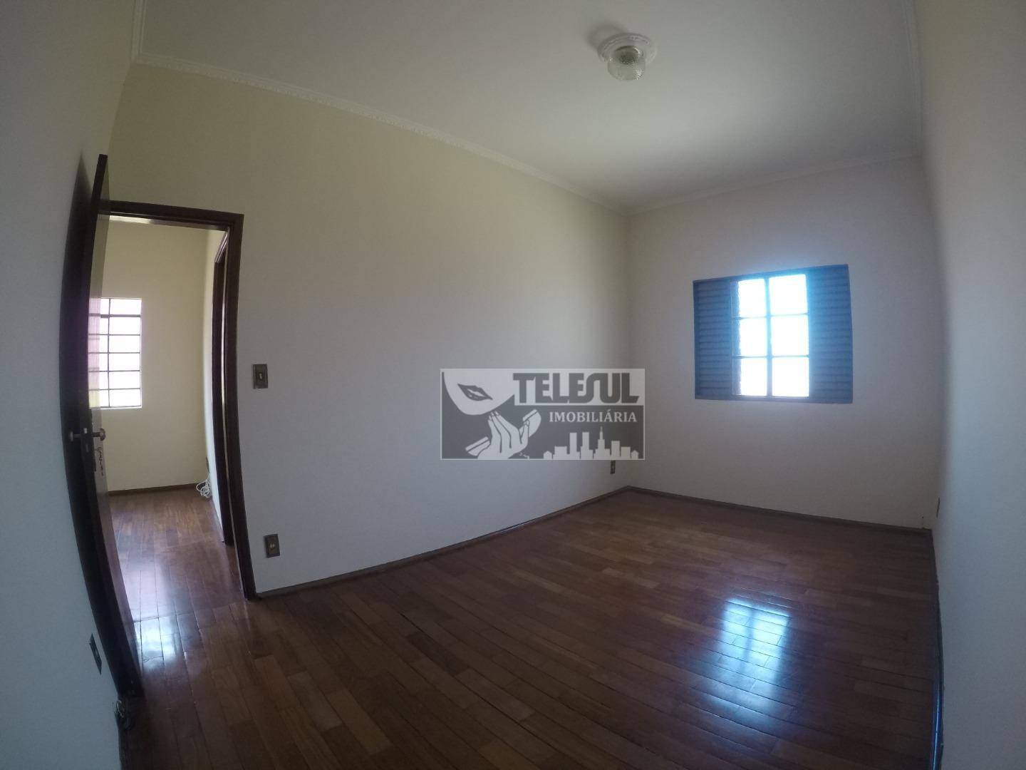 Casa à venda com 2 quartos, 200m² - Foto 5