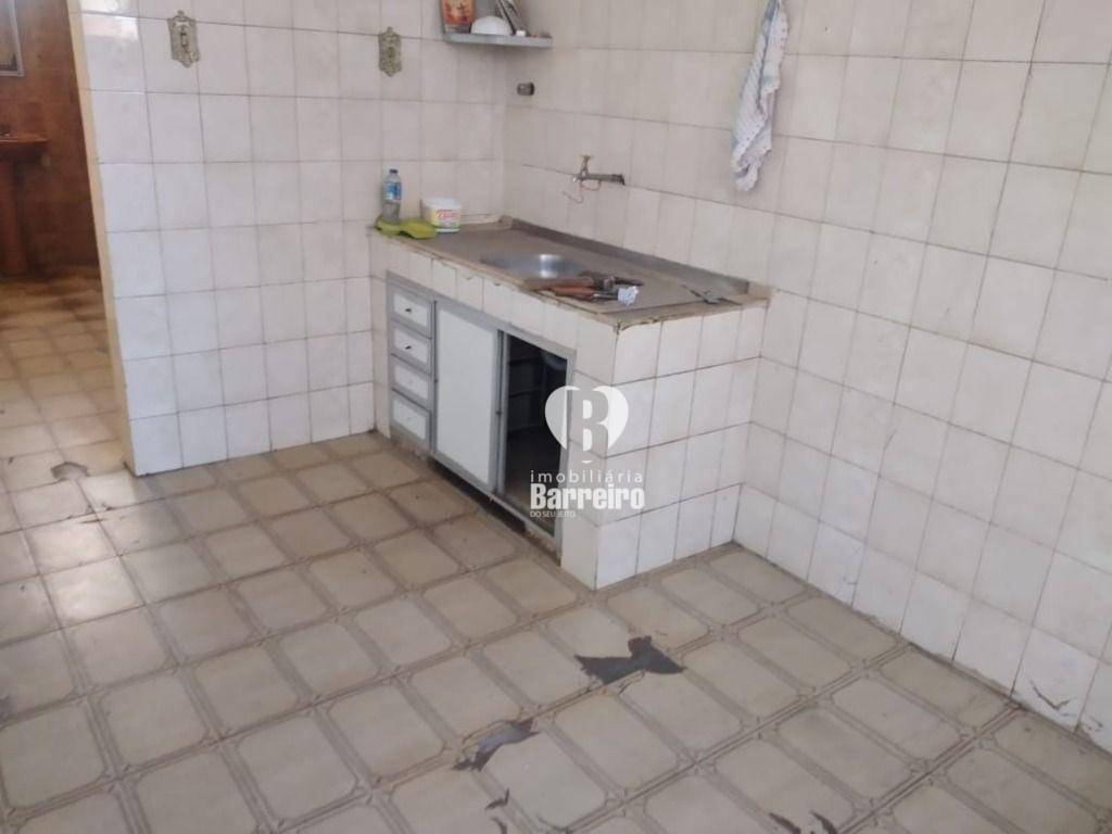 Casa à venda com 3 quartos, 348m² - Foto 13