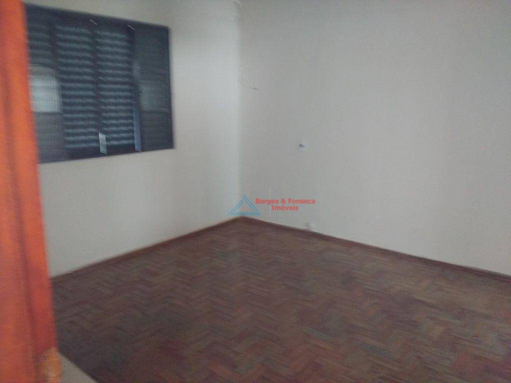 Casa à venda com 5 quartos, 225m² - Foto 2