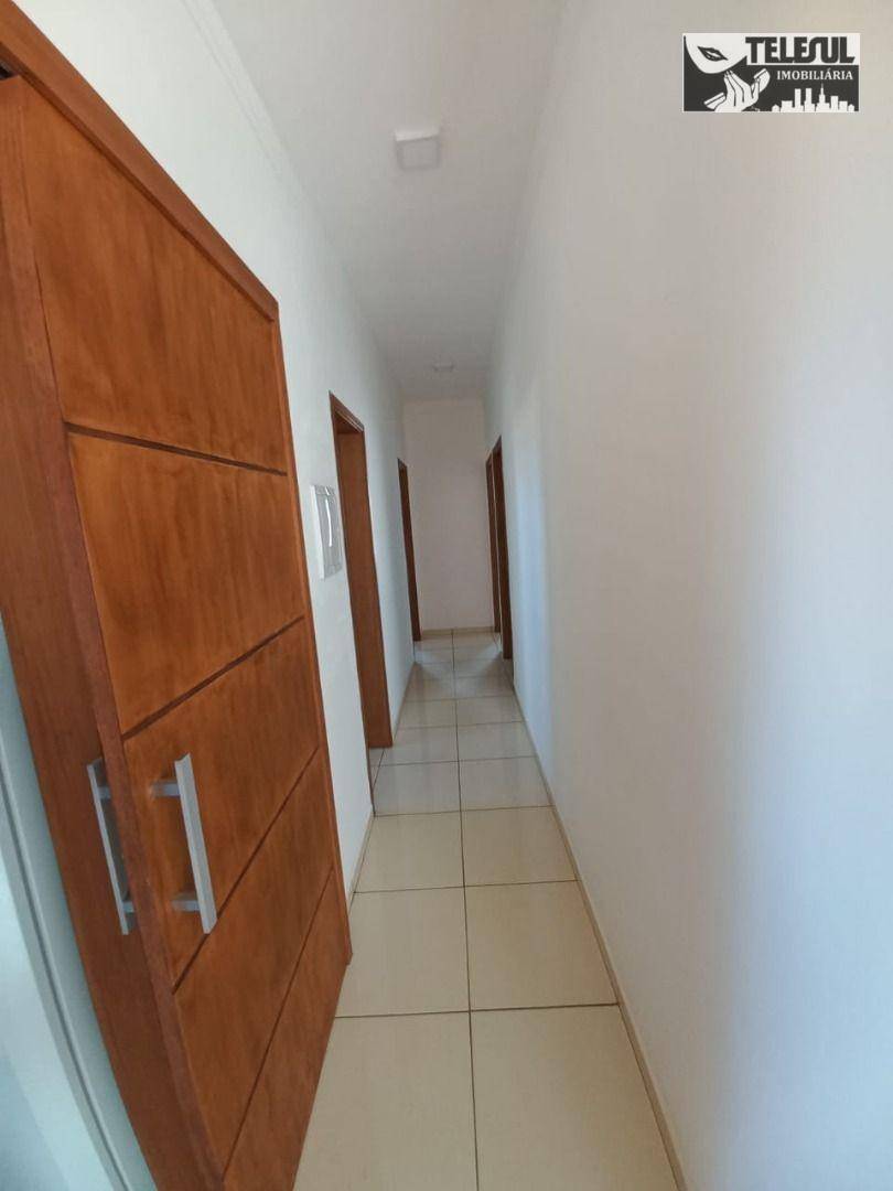 Casa à venda com 3 quartos, 200m² - Foto 9