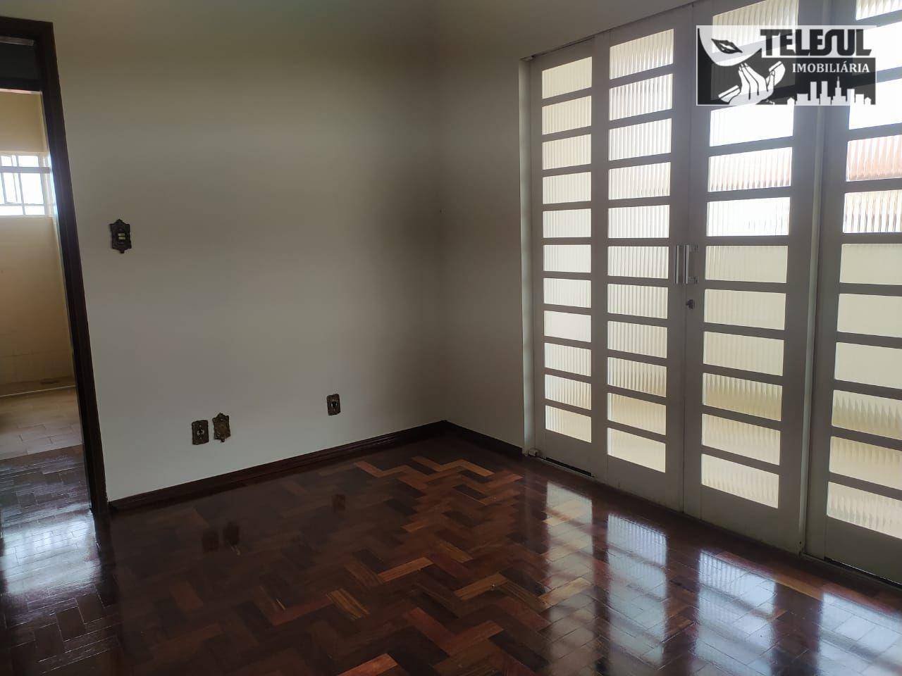 Casa à venda com 3 quartos, 336m² - Foto 18