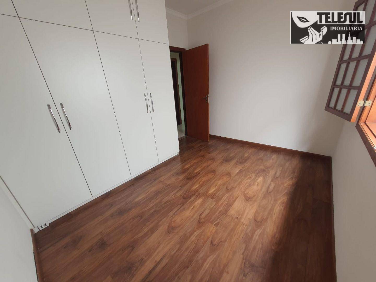 Casa à venda com 3 quartos, 250m² - Foto 9