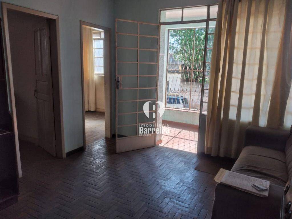 Casa à venda com 3 quartos, 348m² - Foto 5