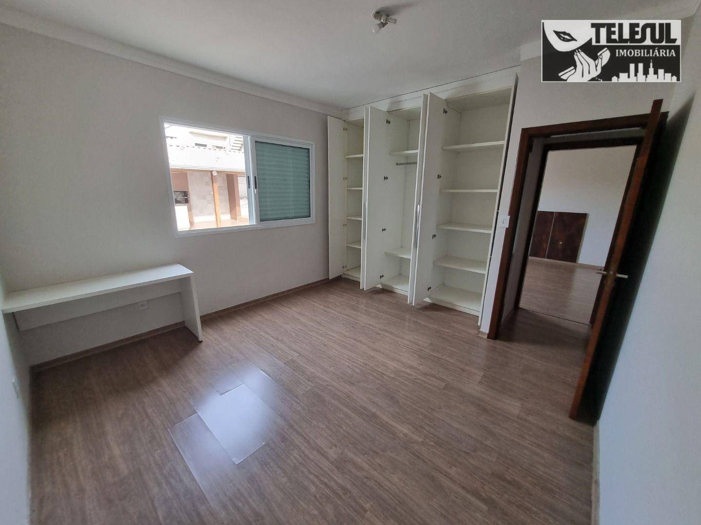 Casa à venda com 3 quartos, 250m² - Foto 7