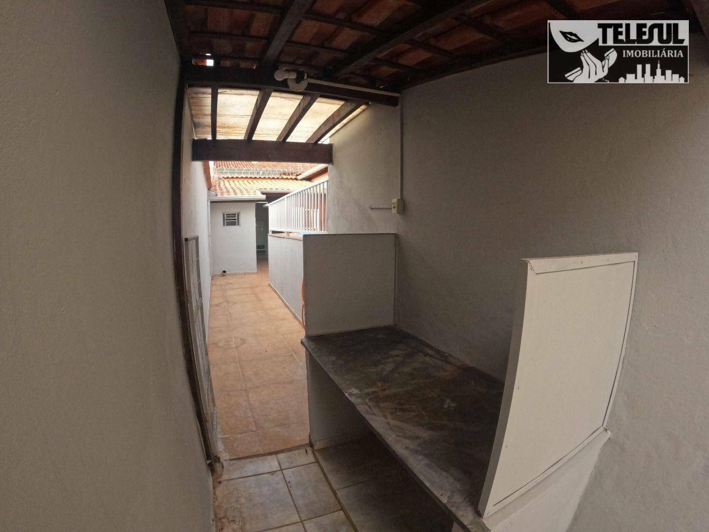 Casa para alugar com 3 quartos, 250m² - Foto 22