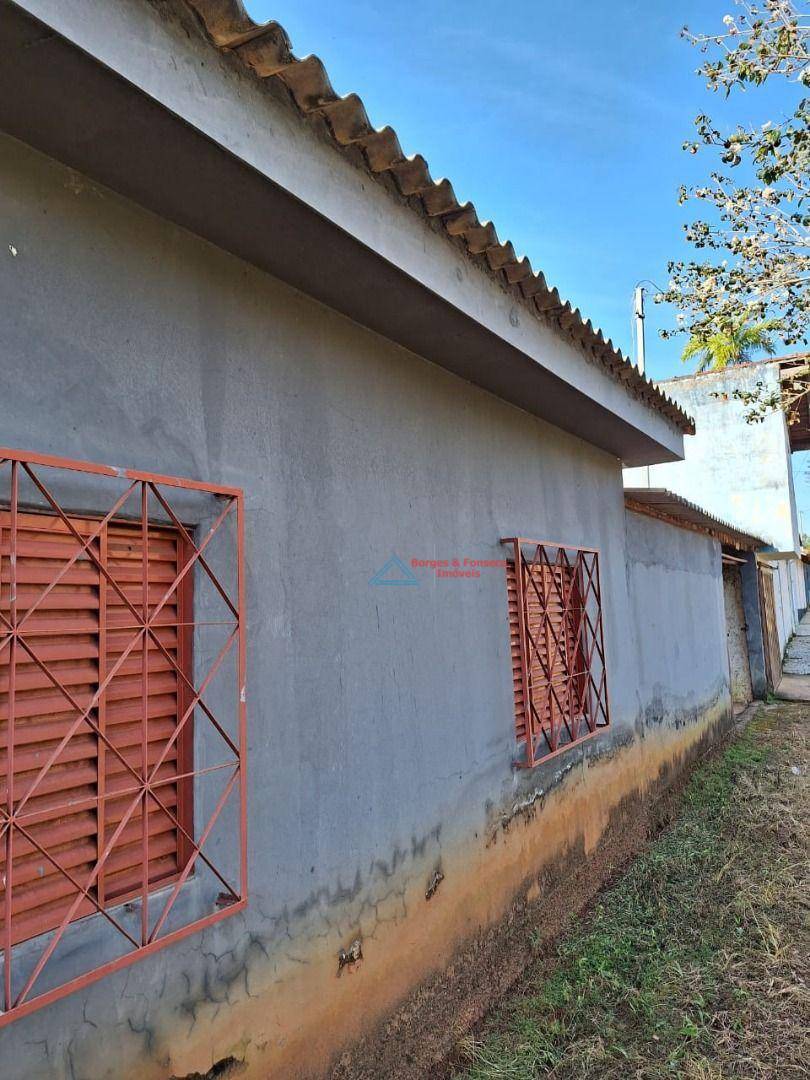 Chácara à venda com 2 quartos, 750m² - Foto 2