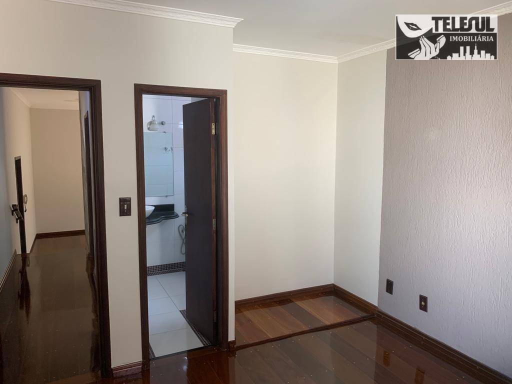 Casa à venda com 3 quartos, 294m² - Foto 24