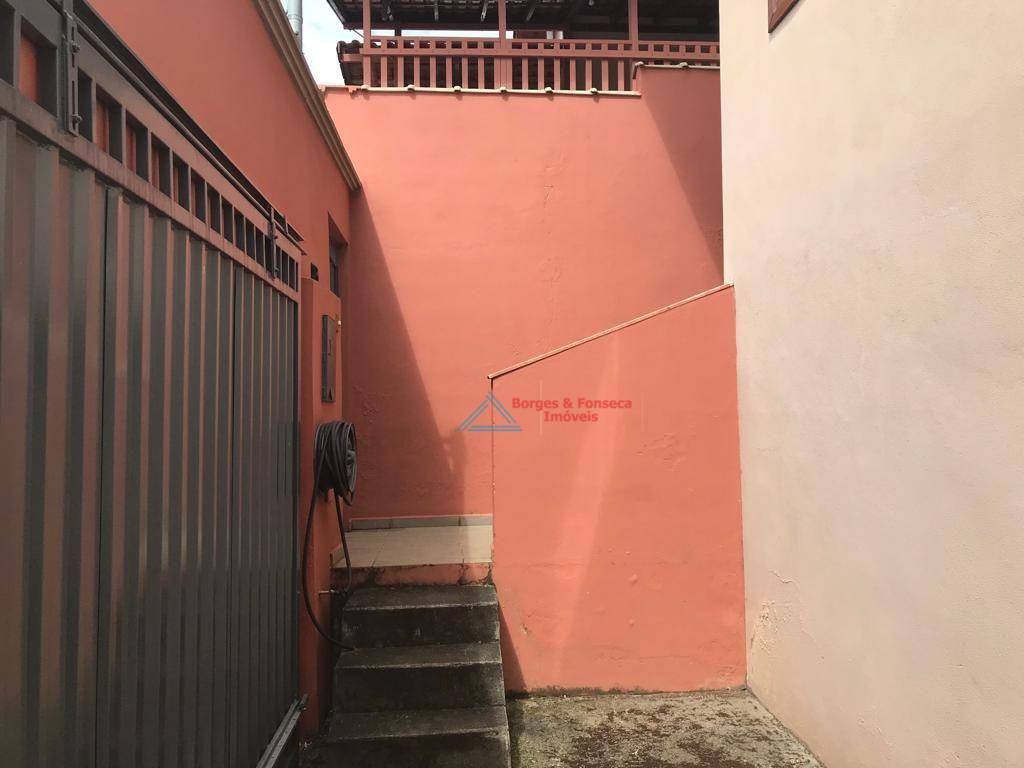 Casa à venda com 2 quartos, 200m² - Foto 4