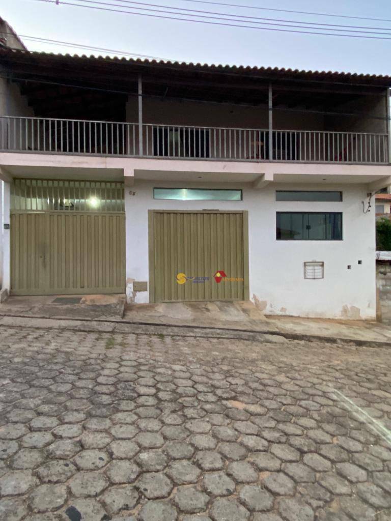 Casa à venda com 3 quartos, 250m² - Foto 1