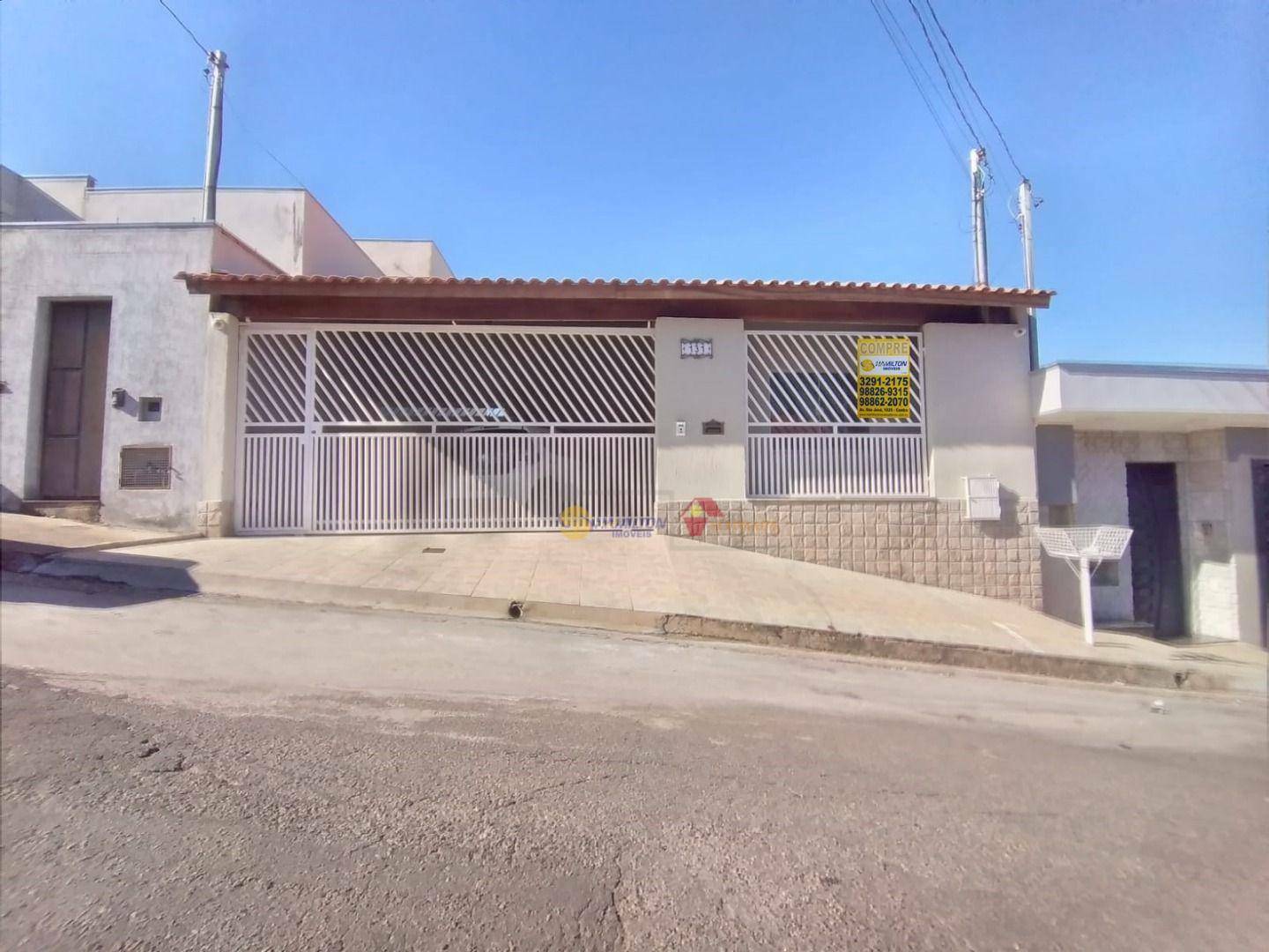 Casa à venda com 3 quartos, 200m² - Foto 1