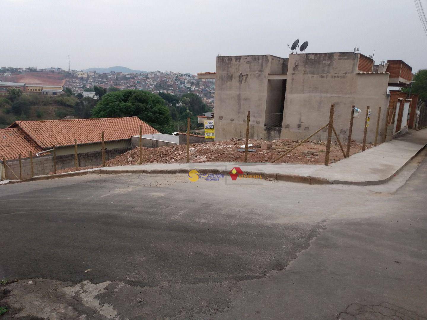 Terreno à venda, 200m² - Foto 1