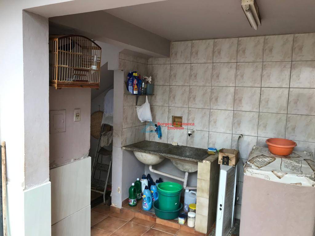 Casa à venda com 4 quartos, 250m² - Foto 19