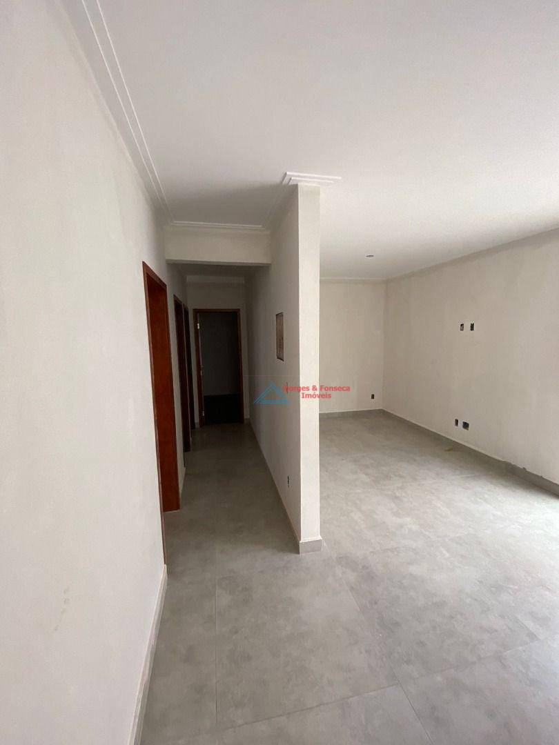 Casa à venda com 3 quartos, 235m² - Foto 8