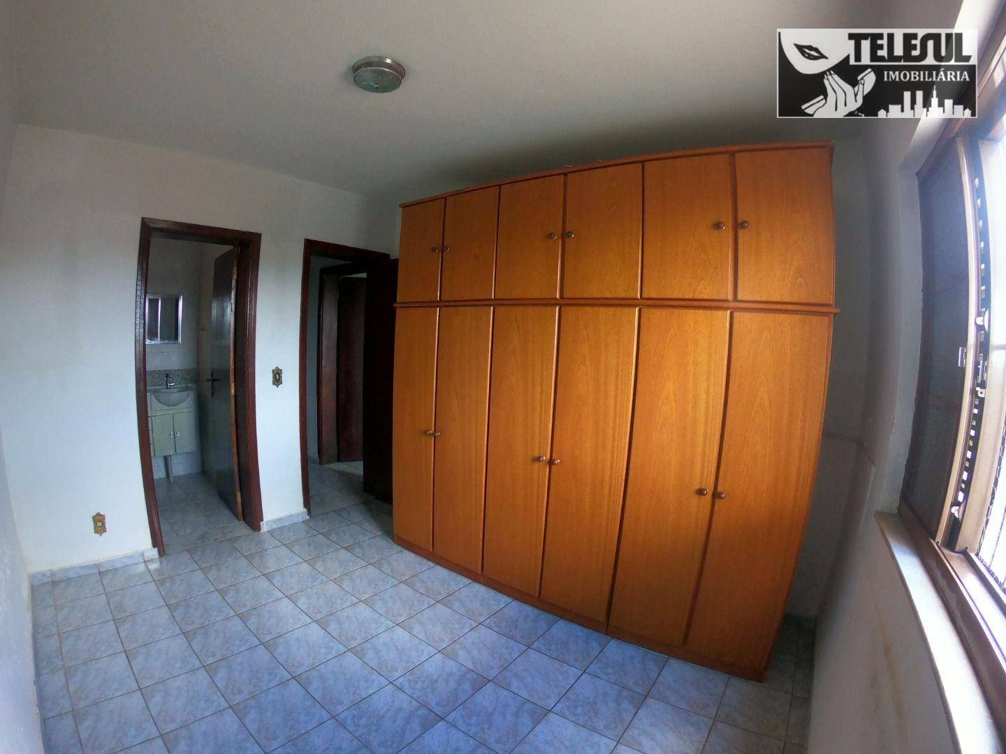 Casa à venda com 3 quartos, 250m² - Foto 7