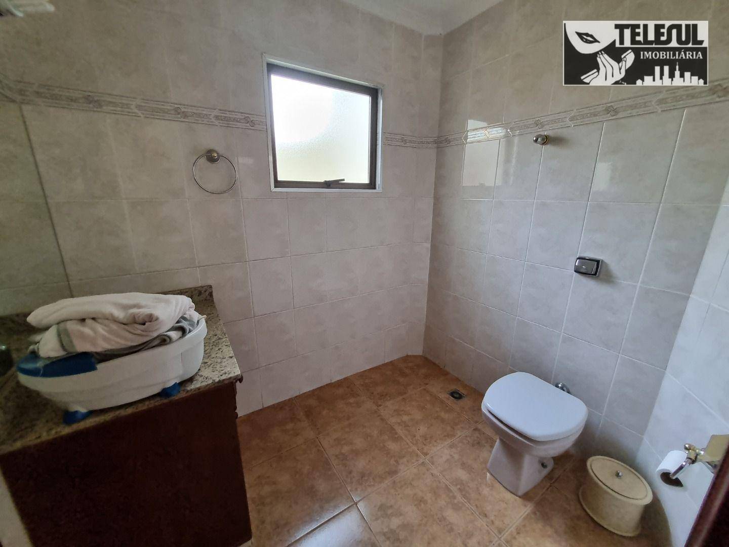 Casa à venda com 4 quartos, 382m² - Foto 5