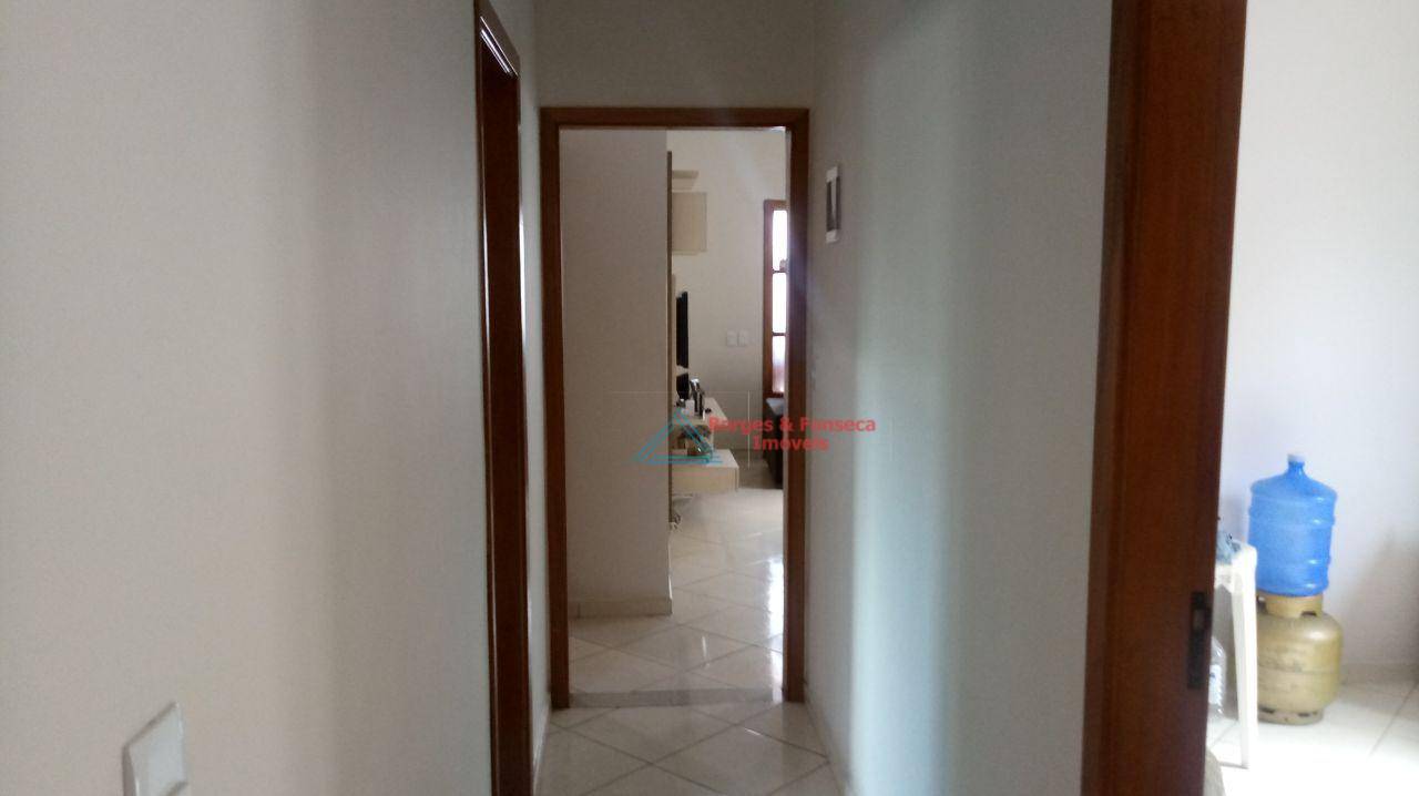 Casa à venda com 5 quartos, 250m² - Foto 5