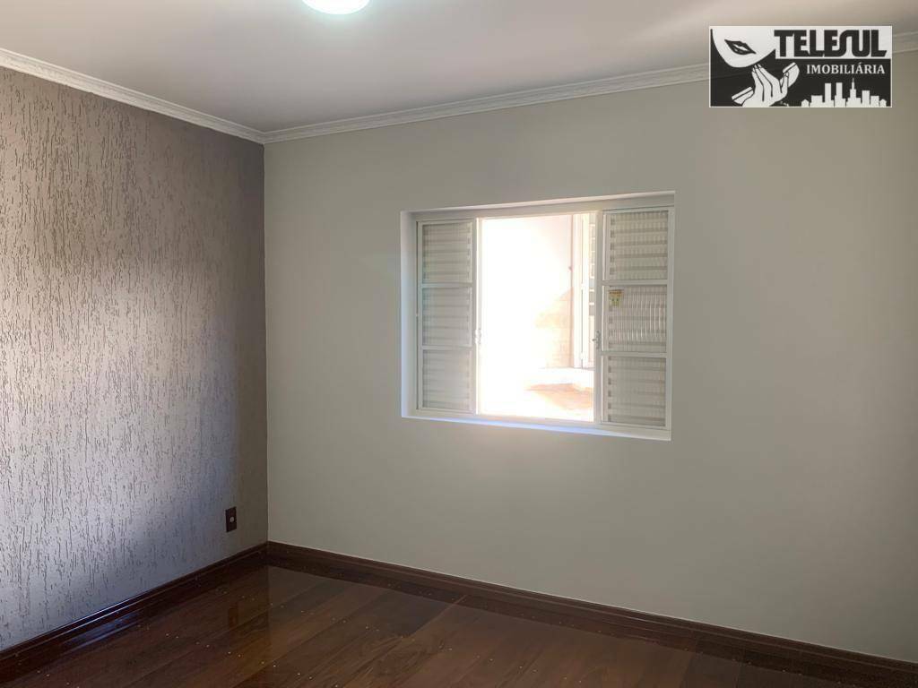 Casa à venda com 3 quartos, 294m² - Foto 25