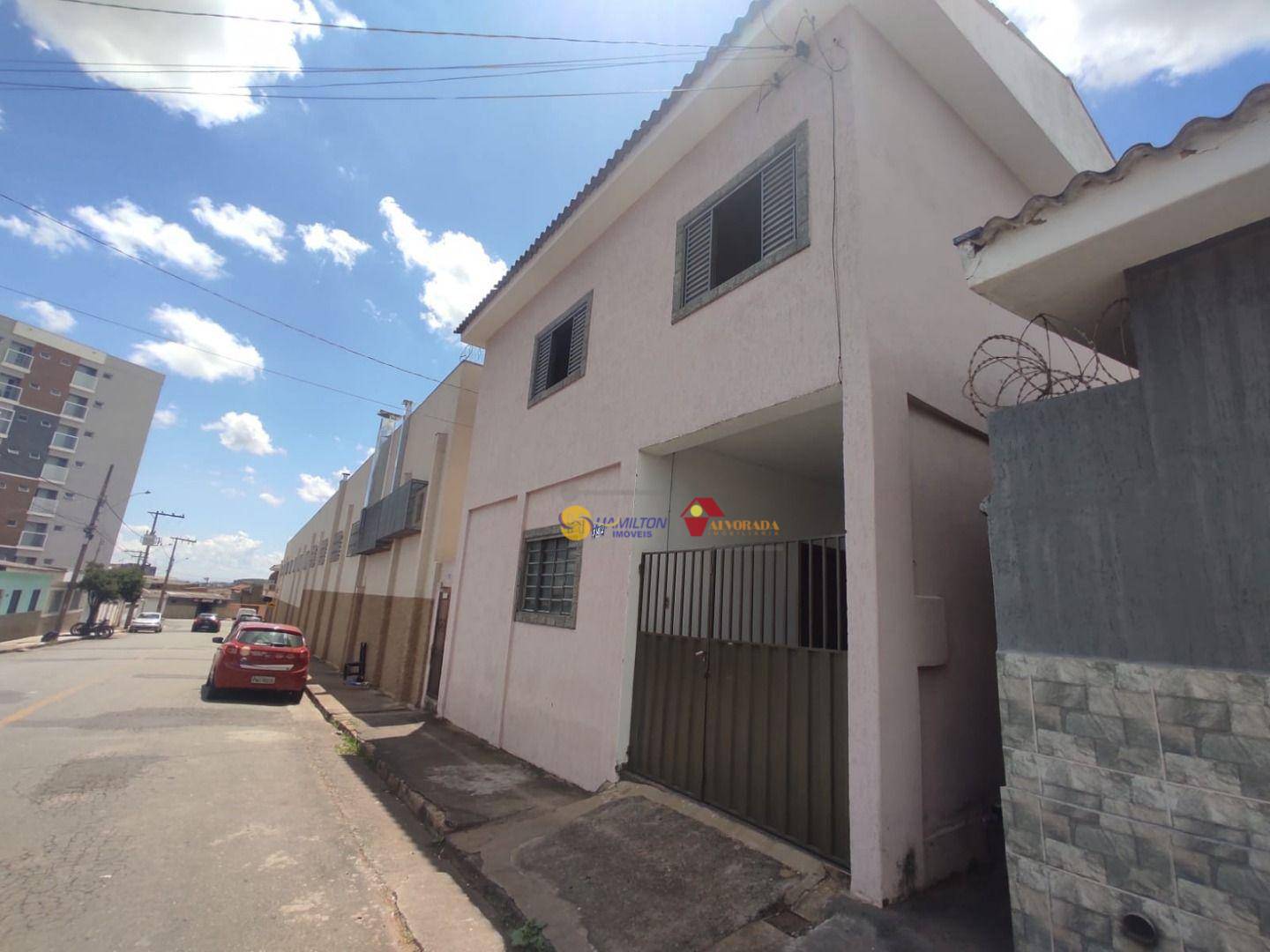 Casa à venda com 3 quartos, 125m² - Foto 1