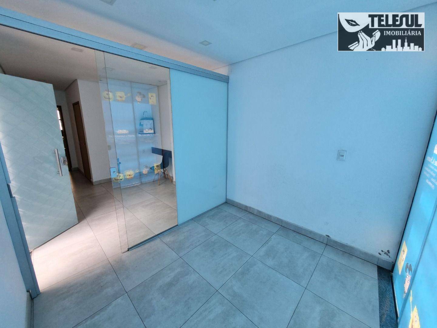 Casa, 6 quartos, 250 m² - Foto 1