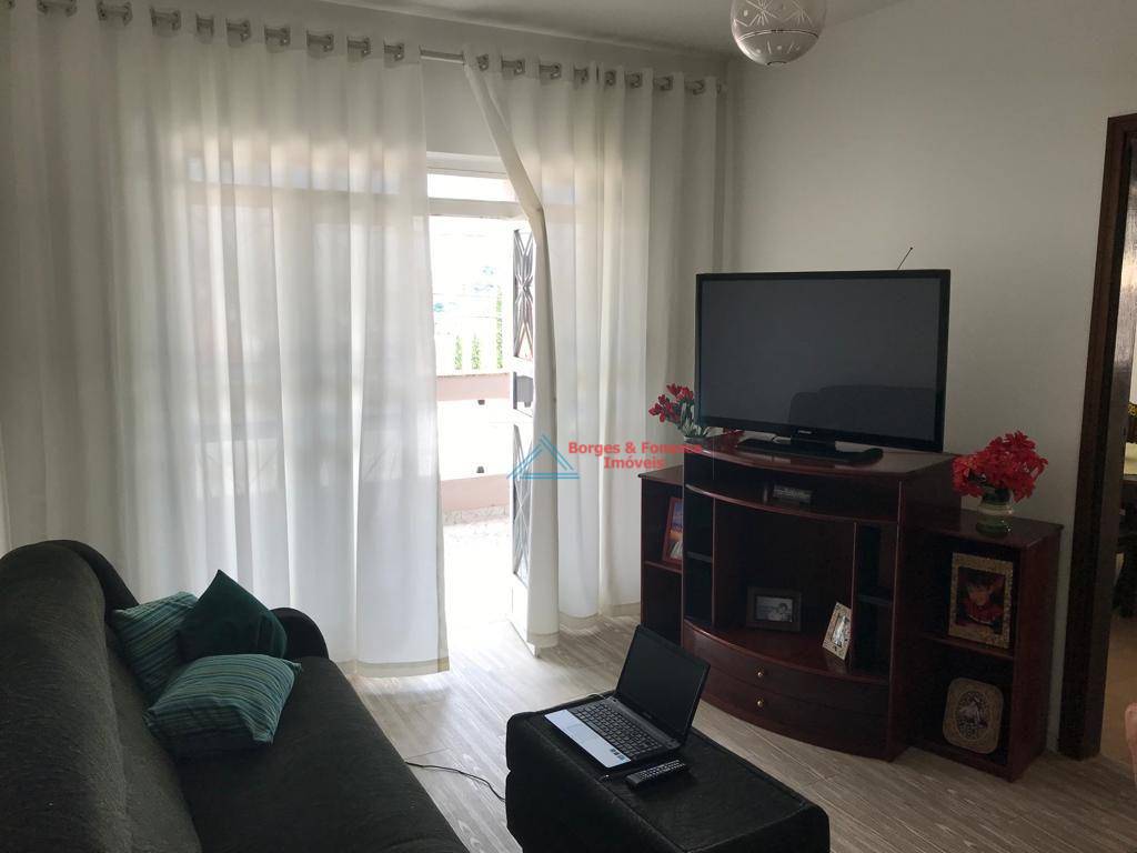 Casa à venda com 4 quartos, 250m² - Foto 4