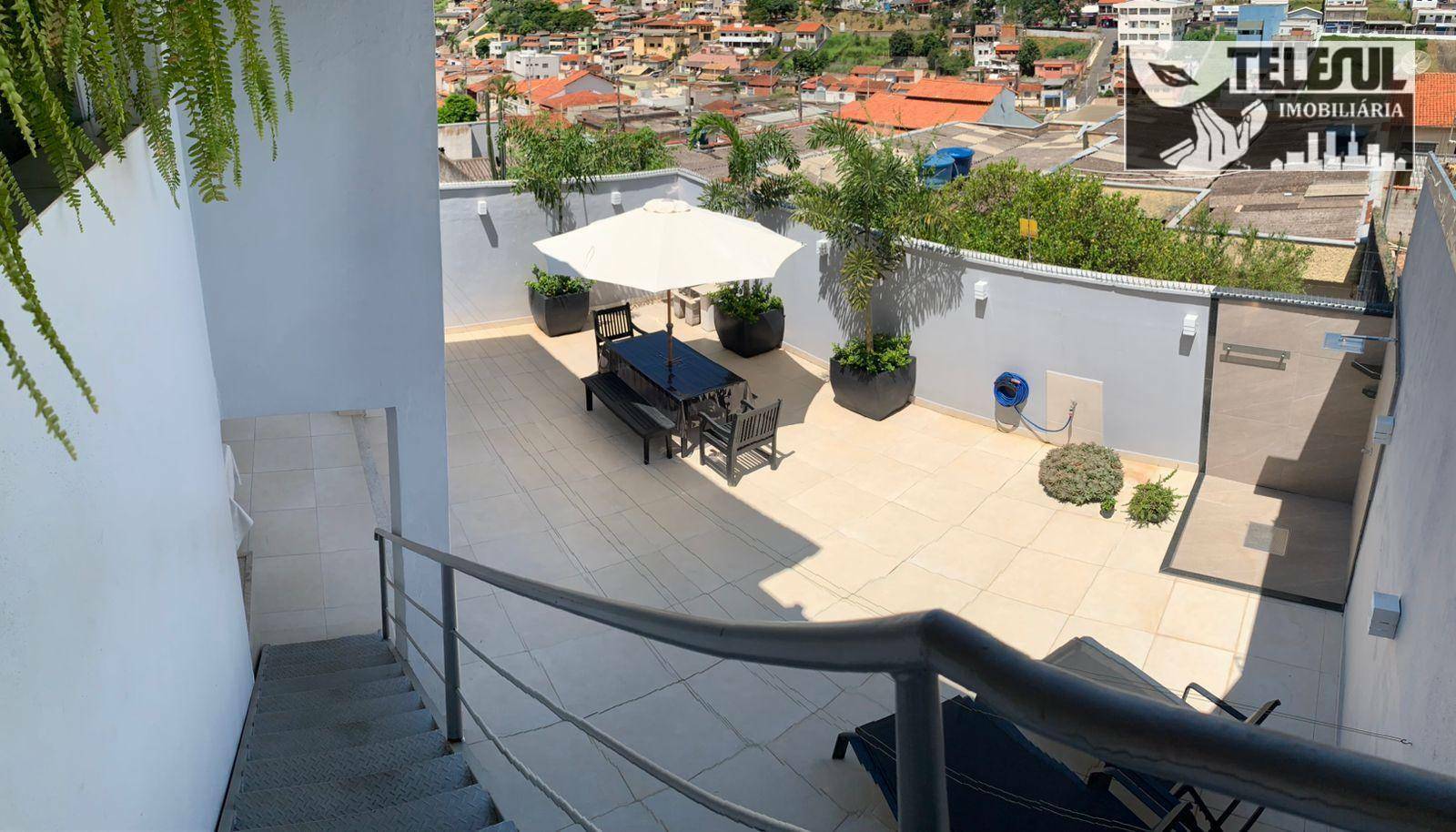 Casa à venda com 4 quartos, 250m² - Foto 14